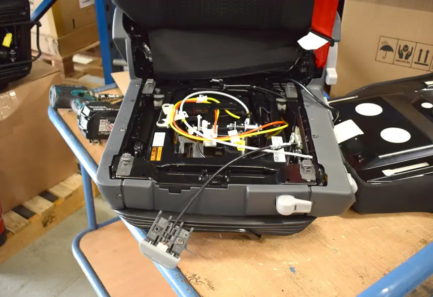 inbouw ISR 6860/875 NTS VOLVO vrachtwagen