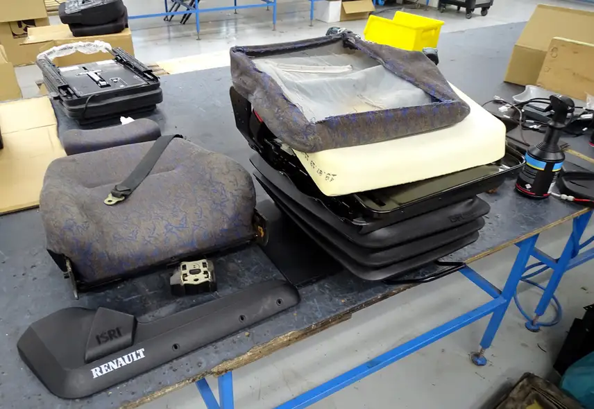 Revisión de un antiguo asiento de camión ISRI