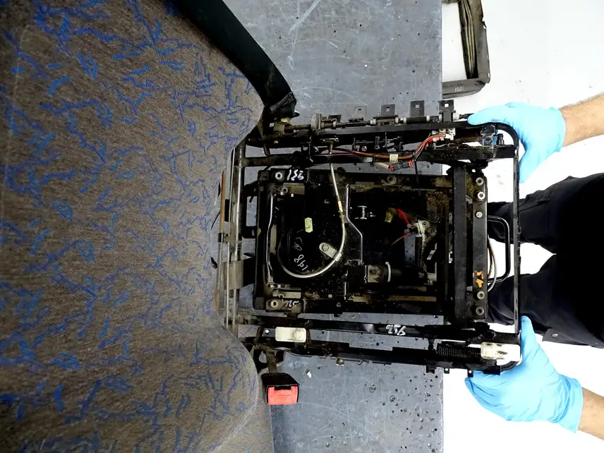 Revisión de un antiguo asiento de camión ISRI