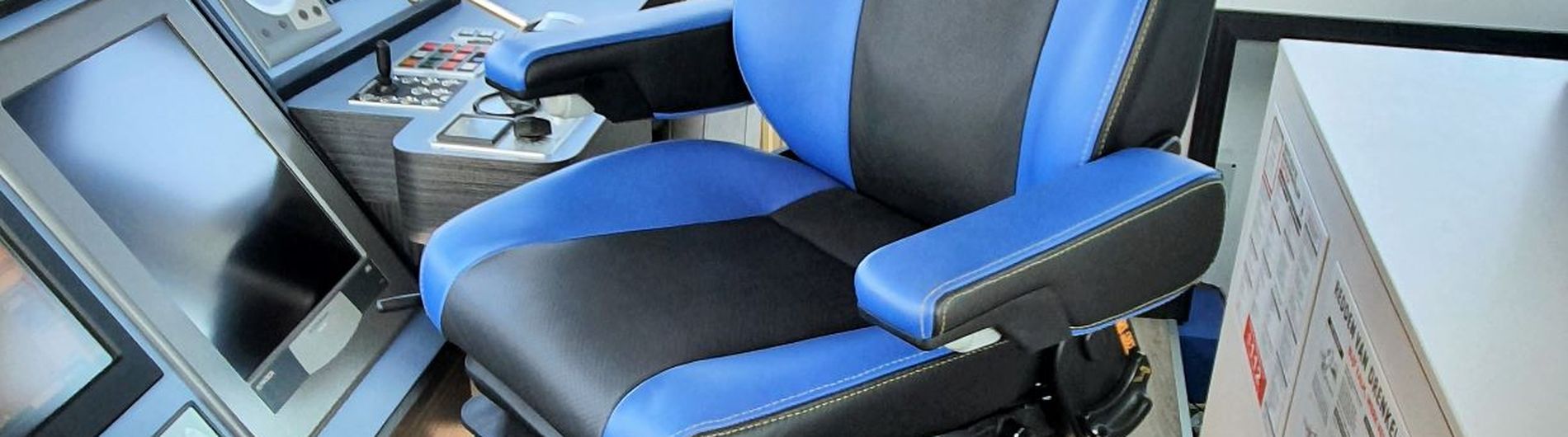 Asiento ISRI hecha a medida con los colores del barco