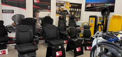 UnitedSeats team visits Spanish dealer Sumsertech