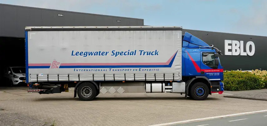 UnitedSeats Voyager fitted into Volvo FE truck bij EBLO team in the Netherlands
