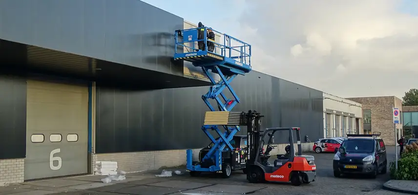 EBLO vernieuwt gevel pand