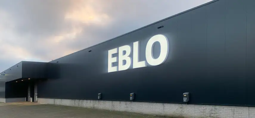 EBLO vernieuwt gevel