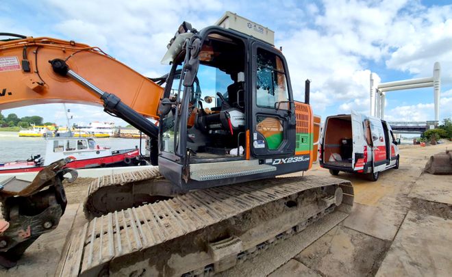 EBLO levert ASS Cargoline stoel voor Doosan rupskraan
