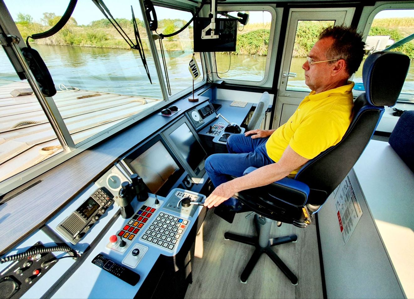 Sedile di comando nei colori della nave