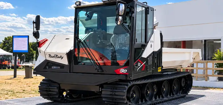 PowerBully machine with UnitedSeats seats