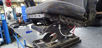 Revisión de un antiguo asiento de camión ISRI