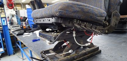 Überholung des alten ISRI-LKW-Sitzes