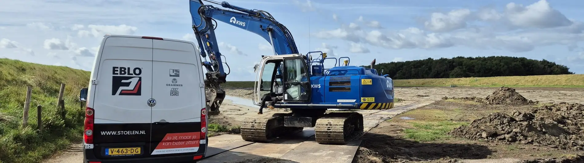Excavator KWS and EBLO on location