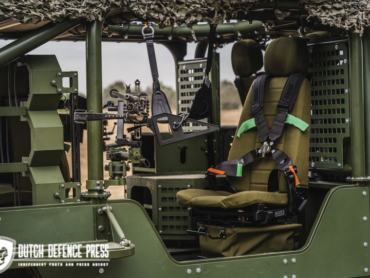 EBLO maakt nieuw voertuig Dutch Military vehicles compleet met veelzijdige stoelen