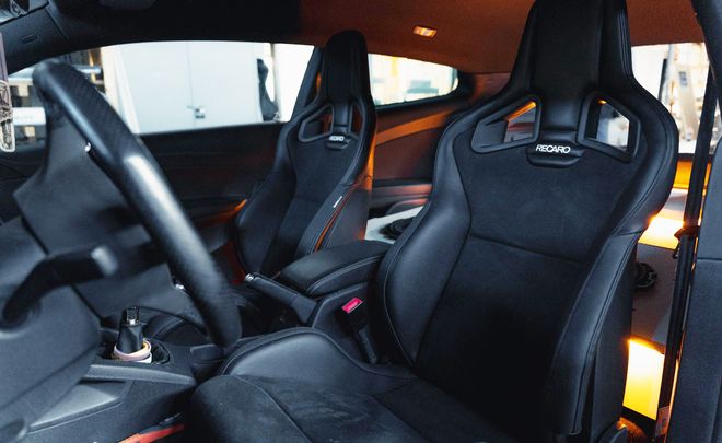 Sièges Recaro CS Sportster montés par EBLO