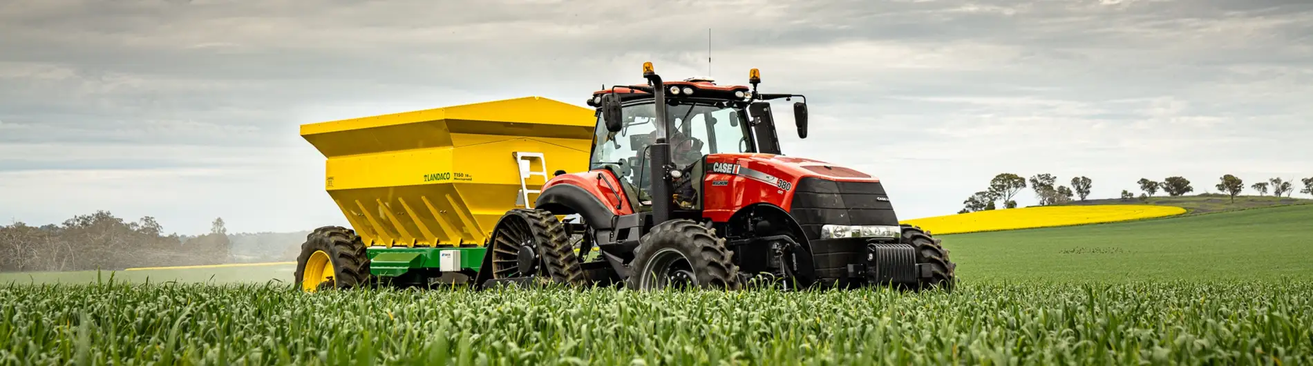 tractor op veld met luchtgeveerde tractorstoel