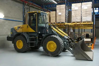 Shovel in magazijn bij EBLO 