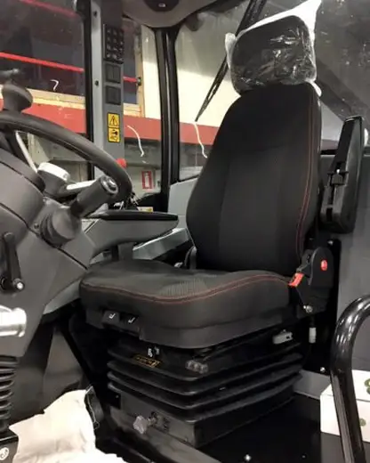 Tobroco Giant machine avec UnitedSeats LGV90-C7