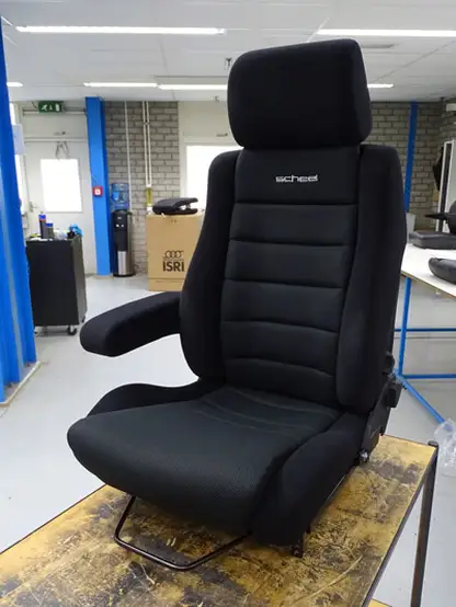 Inbouw scheel autostoel