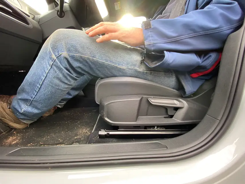 Der Sitz ist zu klein für den Fahrer