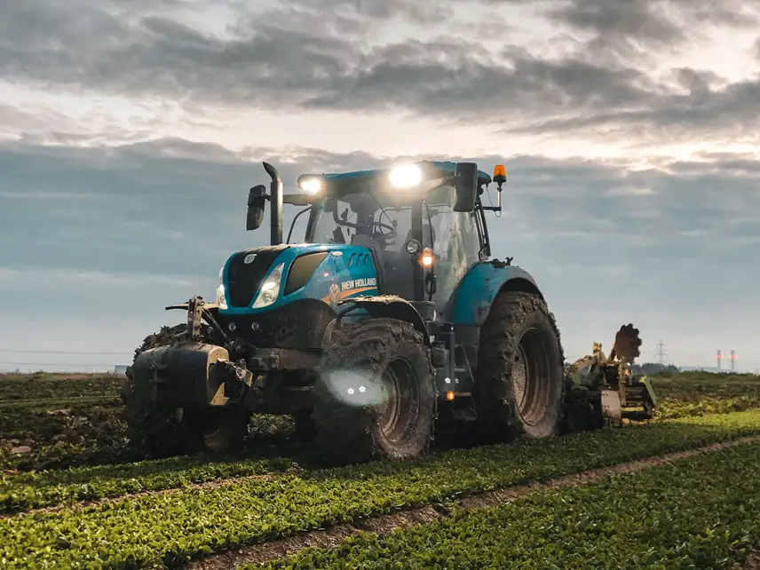 Tractor with tractor seat