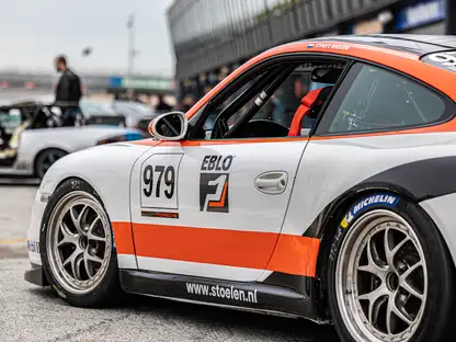 Porsche GT4 raceauto