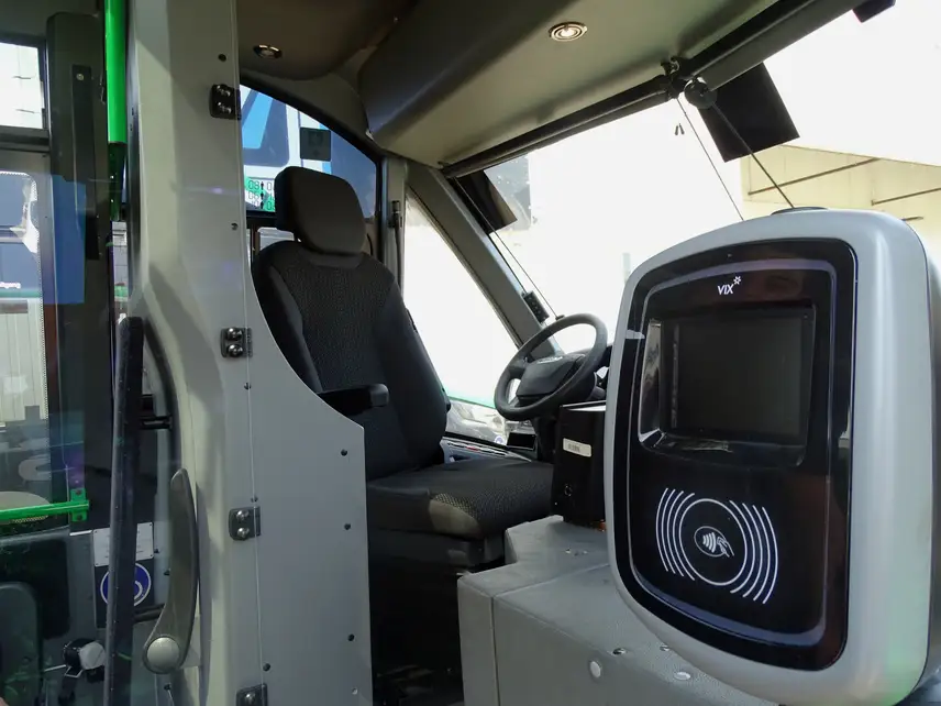 Einbau-neuer-Sitze-im-Qbuzz-Bus