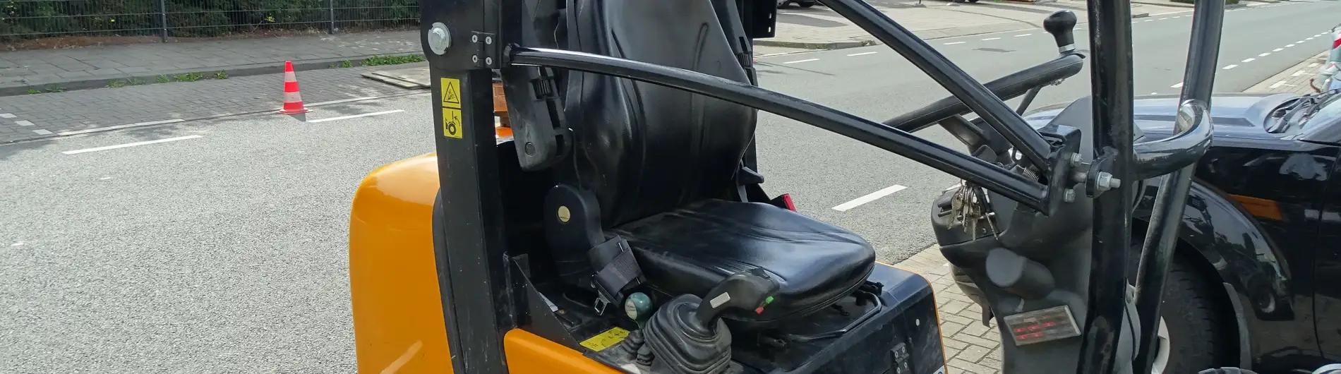 Giant Tobroco-Maschine mit Baumaschinensitz
