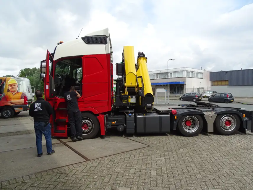 UnitedSeats Voyager C65 Premium mounting Volvo truckv