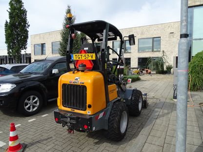 Giant Tobroco machine with construction machine seat