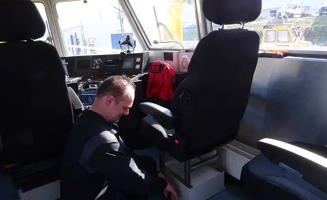 UnitedSeats C8 tender boat installation