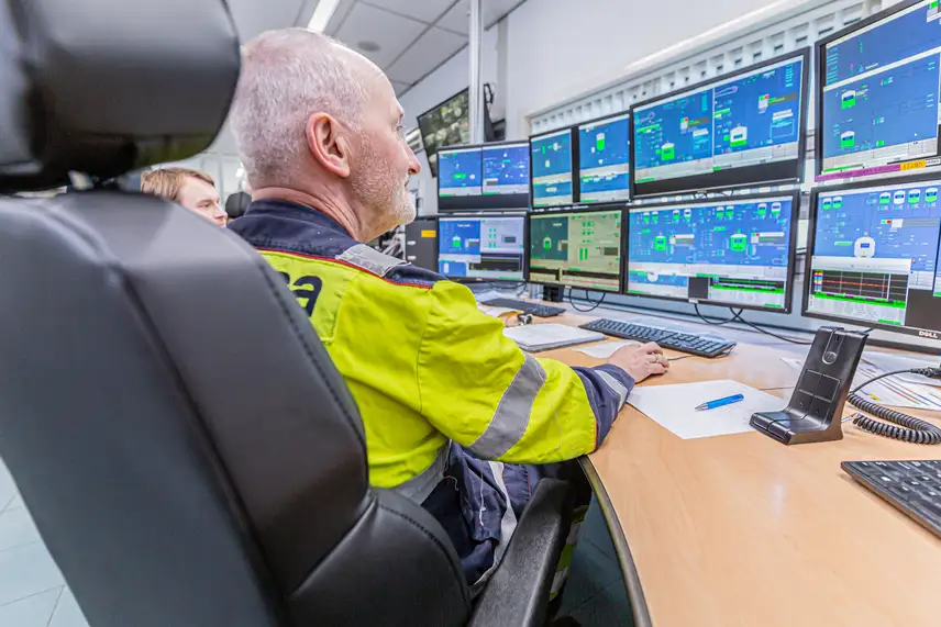 Een UnitedSeats 24 uurrstoel in een controlekamer