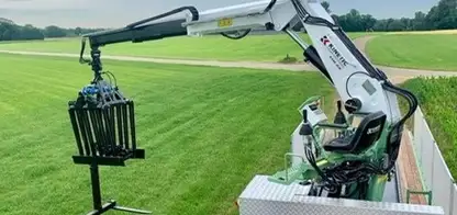 Kinetic crane with UnitedSeats seat