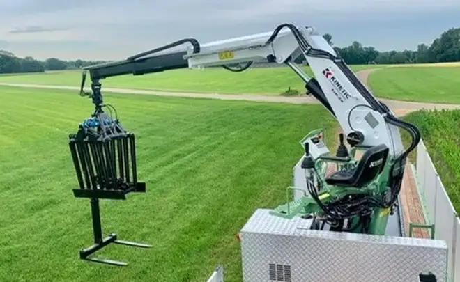 Kinetic crane with UnitedSeats seat