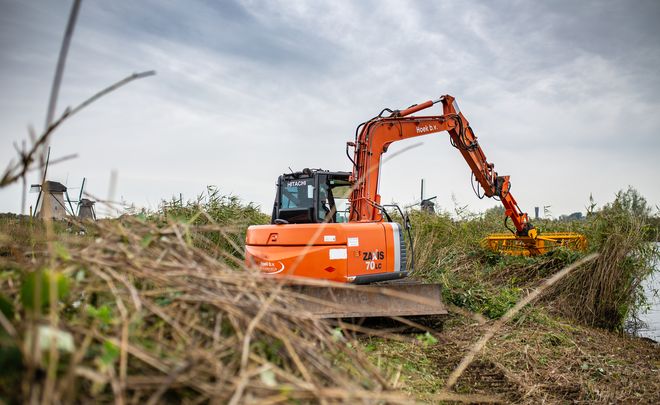 Nouveau siège Recaro dans l'excavateur de Hoek B.V.