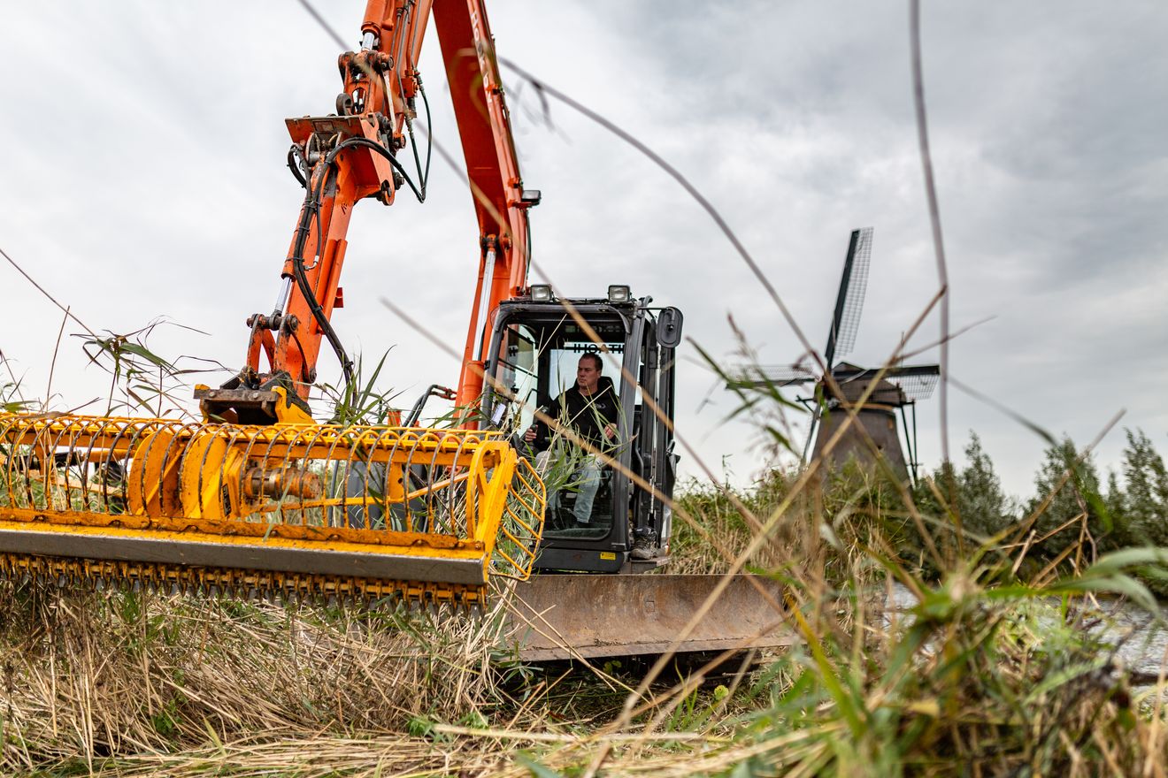 Nouveau siège Recaro dans l'excavateur Hoek B.V.