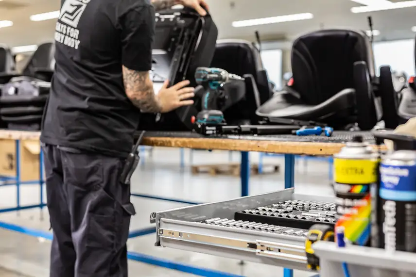 assemblage stoel trekker