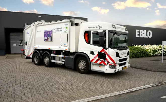 UnitedSeats Voyager C65 vrachtwagenstoel in afvalwagen gemeente Alphen aan den Rijn