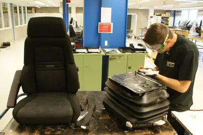 Op maat gemaakte stoel voor bouwmachine