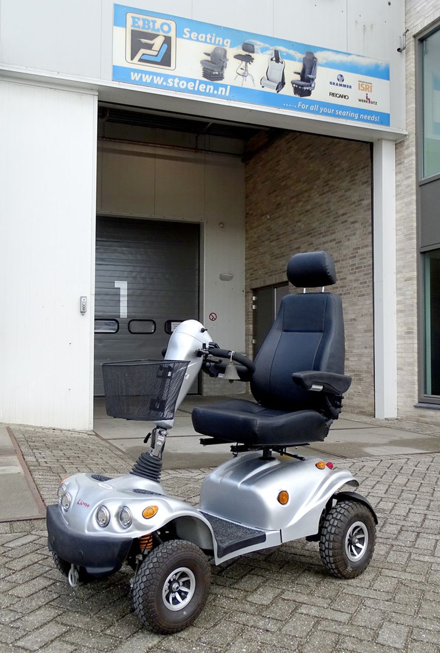 EBLO levert aangepaste stoel voor scootmobiel