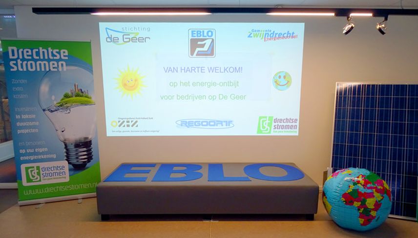 Zonnepanelen op het dak van EBLO