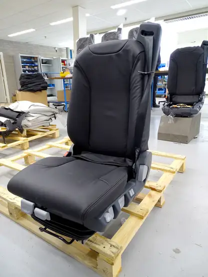 30-leren-ISRI-stoelen