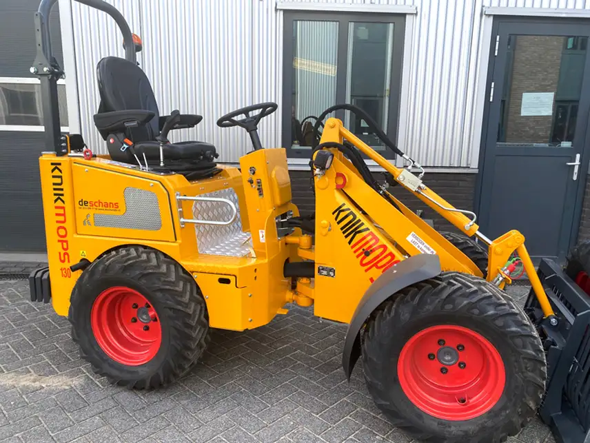 Knikmops shovel met MGV55