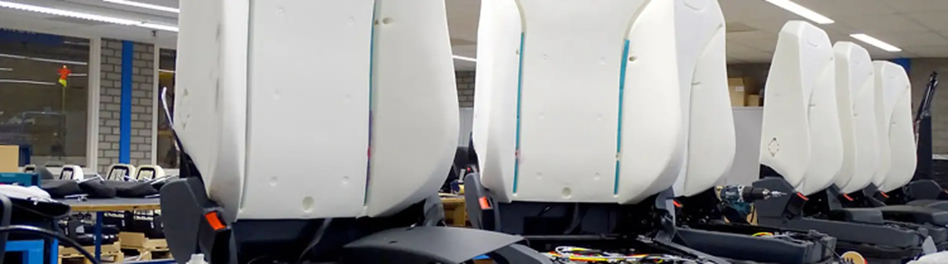 30-leren-ISRI-stoelen-