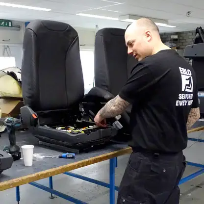 30-leren-ISRI-stoelen