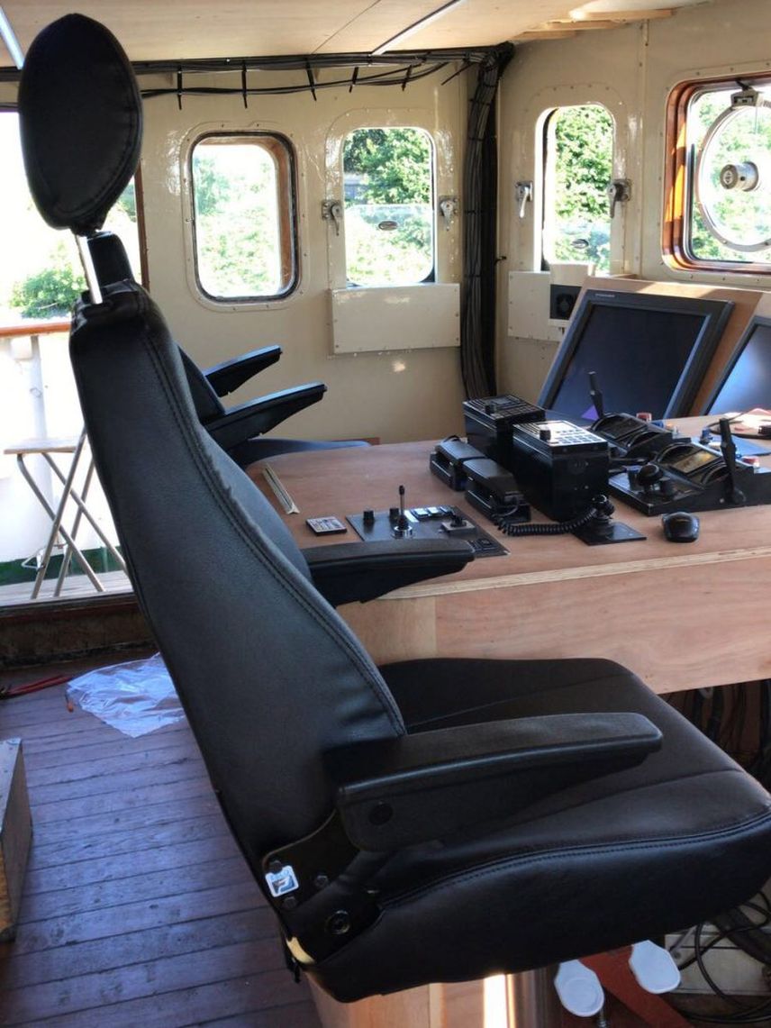 EBLO sponsort verbouwing stuurhuis met 2 UnitedSeats stoelen