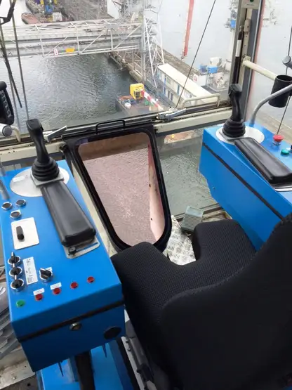 Tailor-made crane seat