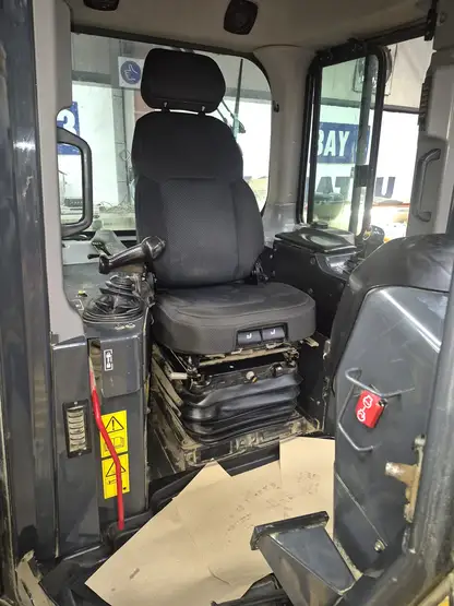 UnitedSeats dealer Seat Systems in Ireland retrofits C8 Pro seat upper in Komatsu dozer