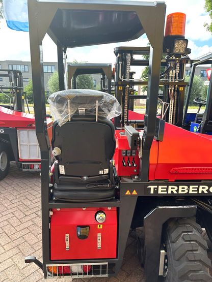 Terberg Kinglifter avec siège Grammer Primo adapté