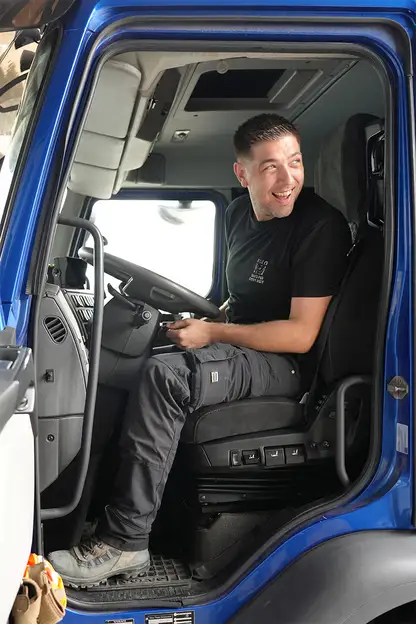 UnitedSeats Voyager fitted into Volvo FE truck bij EBLO team in the Netherlands