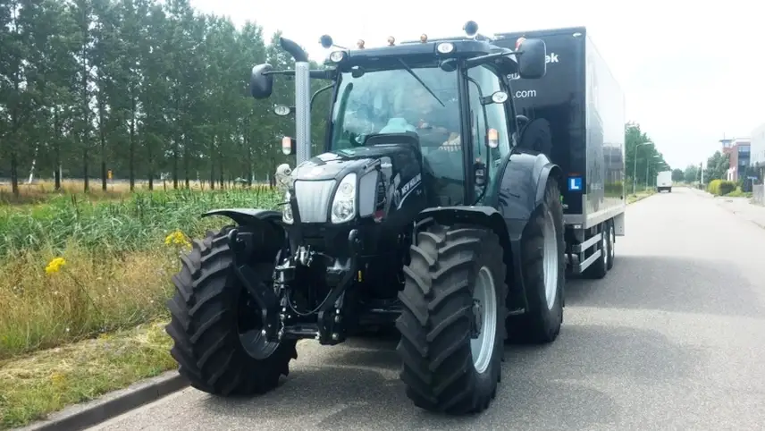 EBLO levert stoelen voor lestractoren