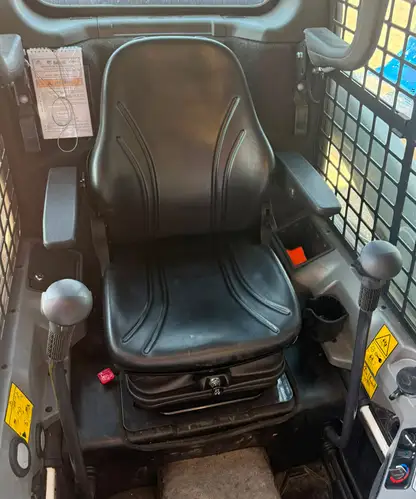 Air seat LGV64/C2 installed in Bobcat skid steer