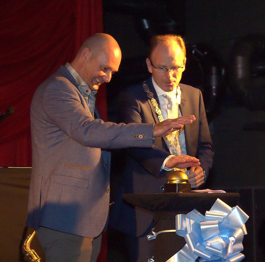Feest tijdens de opening van EBLO Seating op 14 november 2014